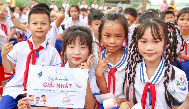 424 học sinh hòa mình vào “Ngày hội đọc” đầy sắc màu tại Trường Tiểu học Nghĩa Lợi, Nghệ An